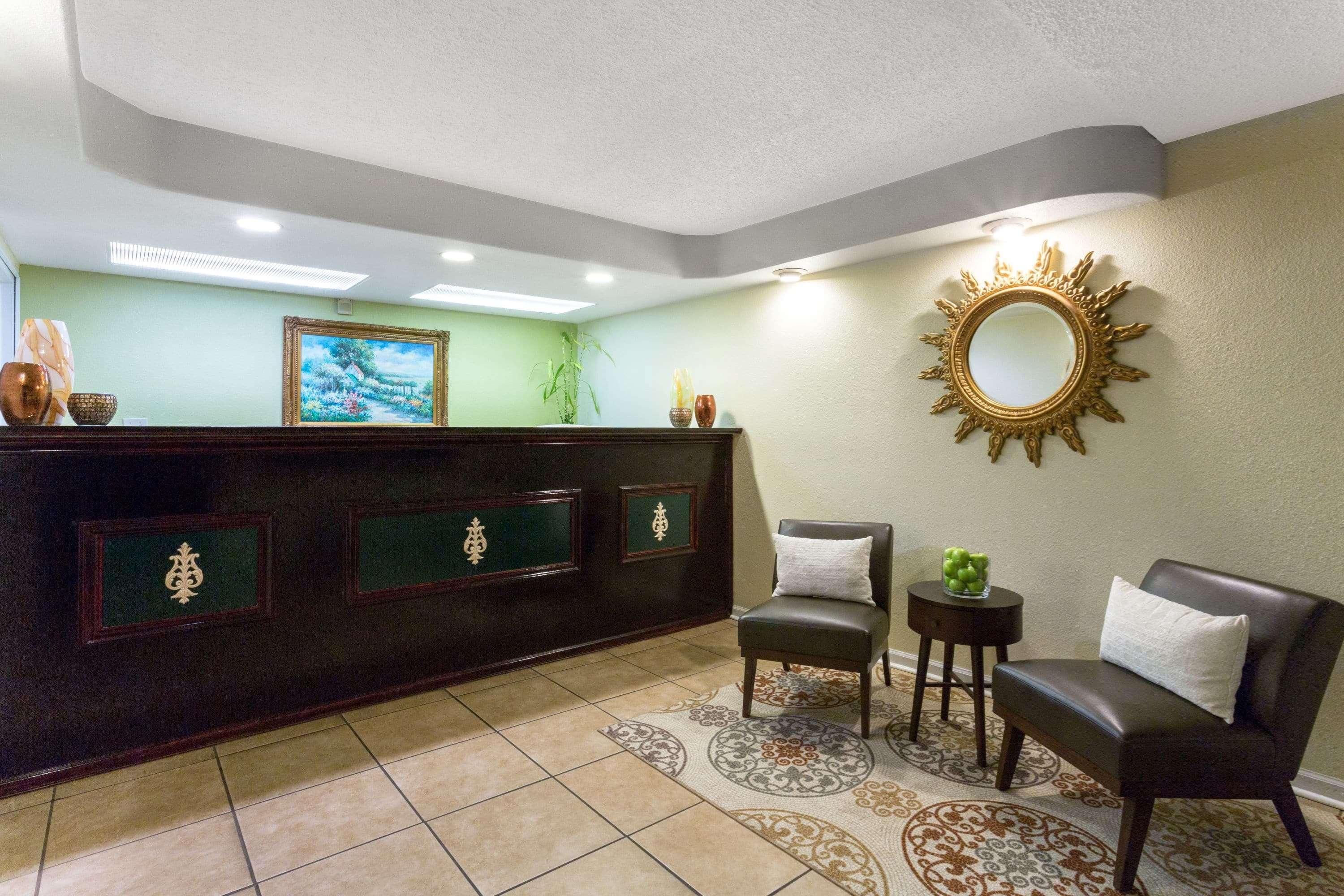 Howard Johnson By Wyndham Tallahassee Exterior photo